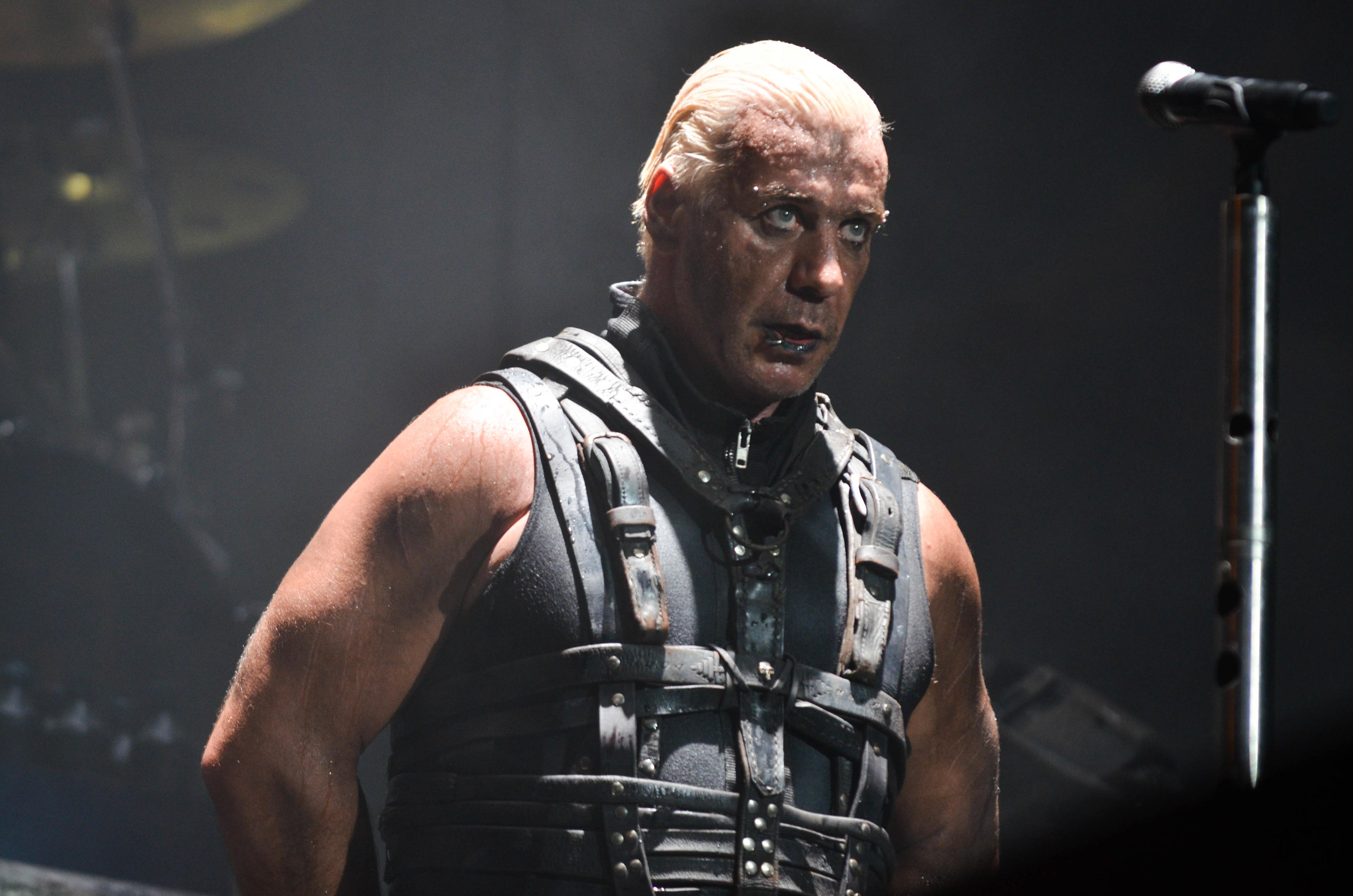 Rammstein Provoziert Mit Kz Anspielungen Judische Allgemeine