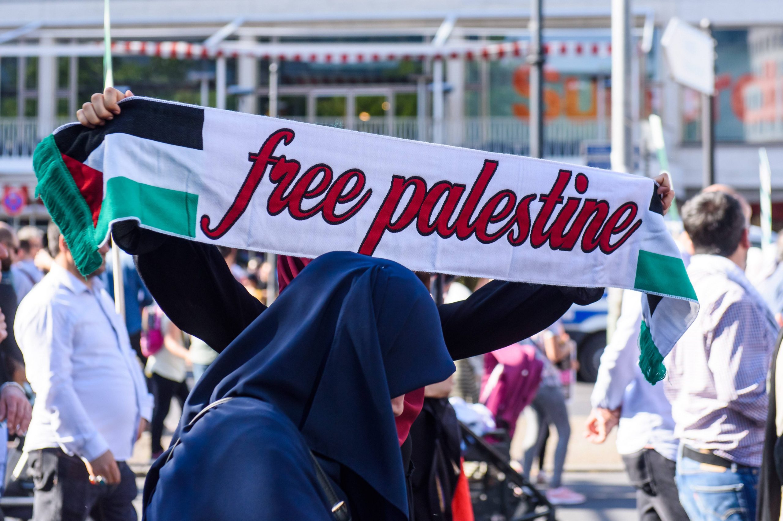 Anti Israel Slogans Bei Demo Fur Fluchtlinge Judische Allgemeine