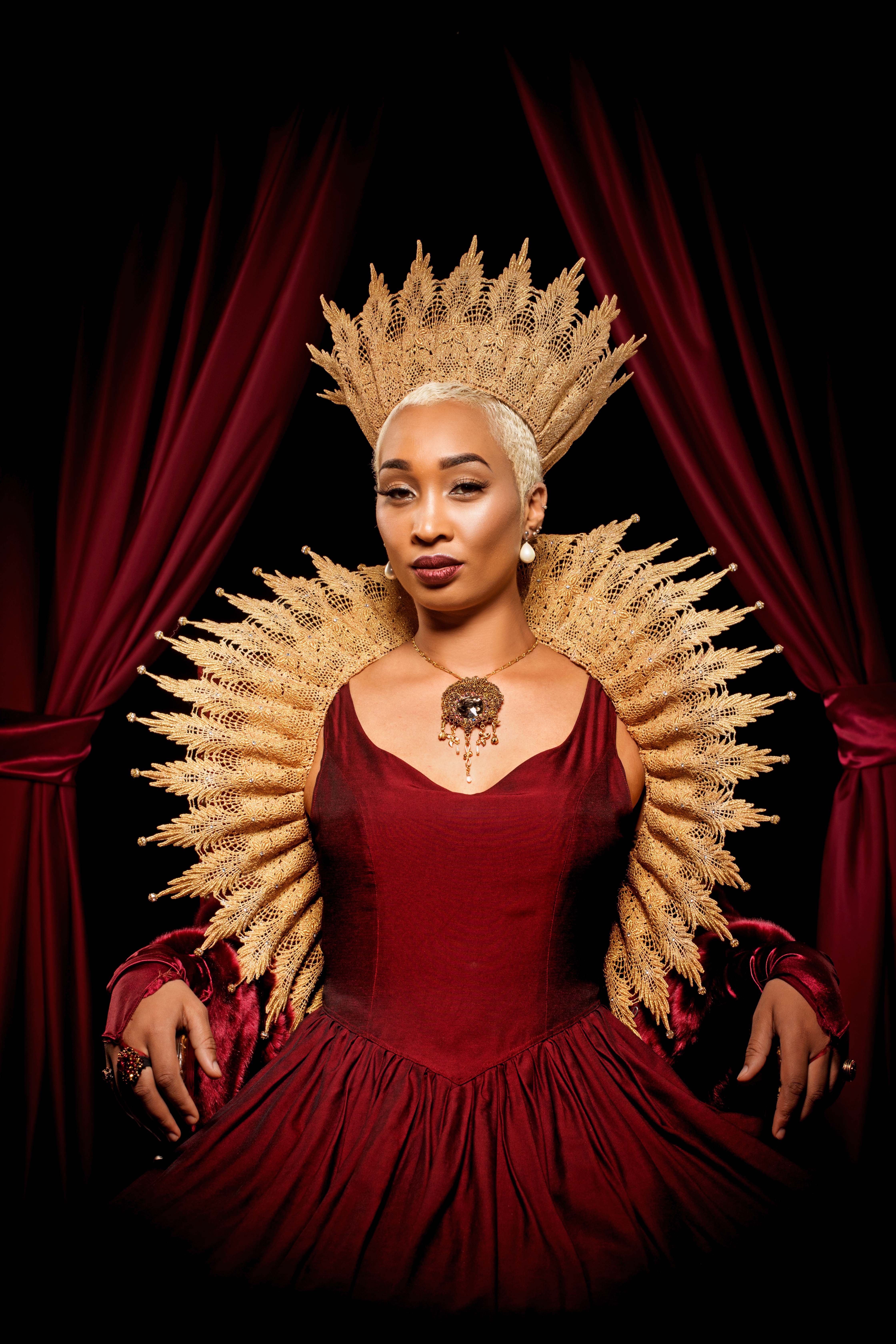 Historical mixed race Queen character on the throne Jüdische Allgemeine