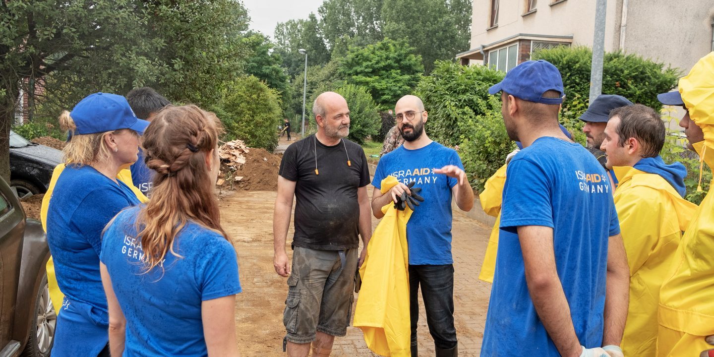 Alle packen mit an | Jüdische Allgemeine - Vimarsana News