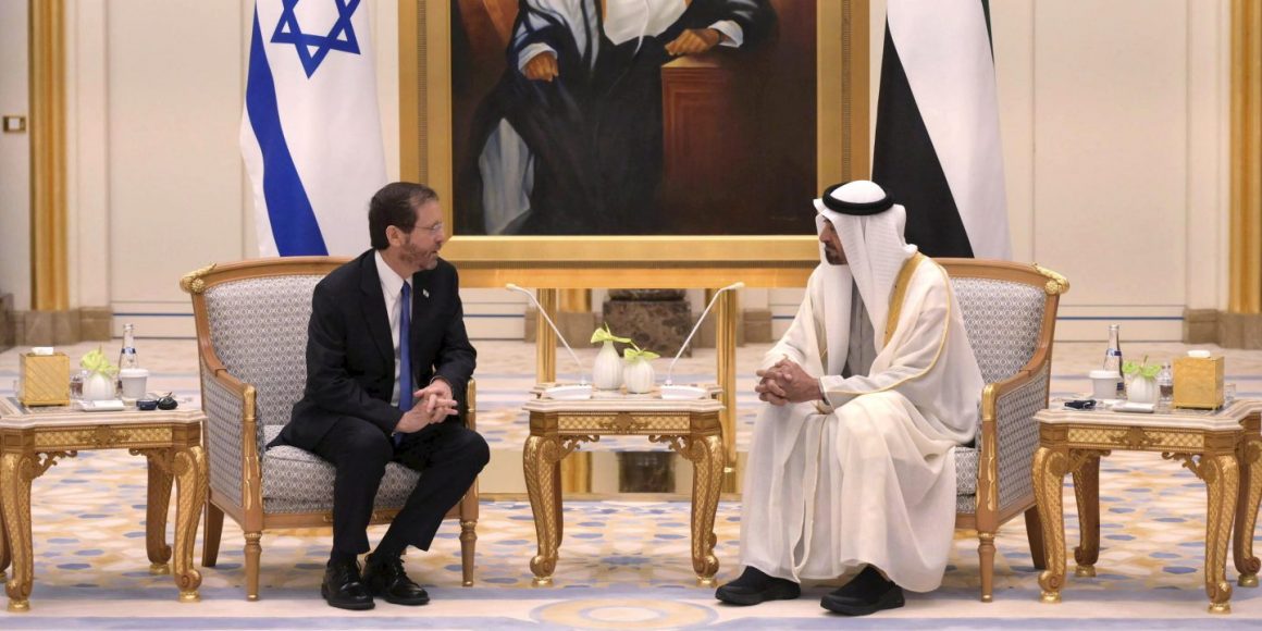 Israels Präsident Isaac Herzog zu Gast beim emiratischen Kronprinz Mohammed bin Zayed Al Nahyan