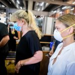 Tzipi (l.) und Bar Refaeli spielen in einer neuen Dokumentarserie