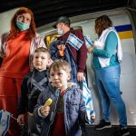 Bis zu 100.000 jüdische Neueinwanderer könnten kommen: junge Ukrainer am Ben-Gurion-Flughafen