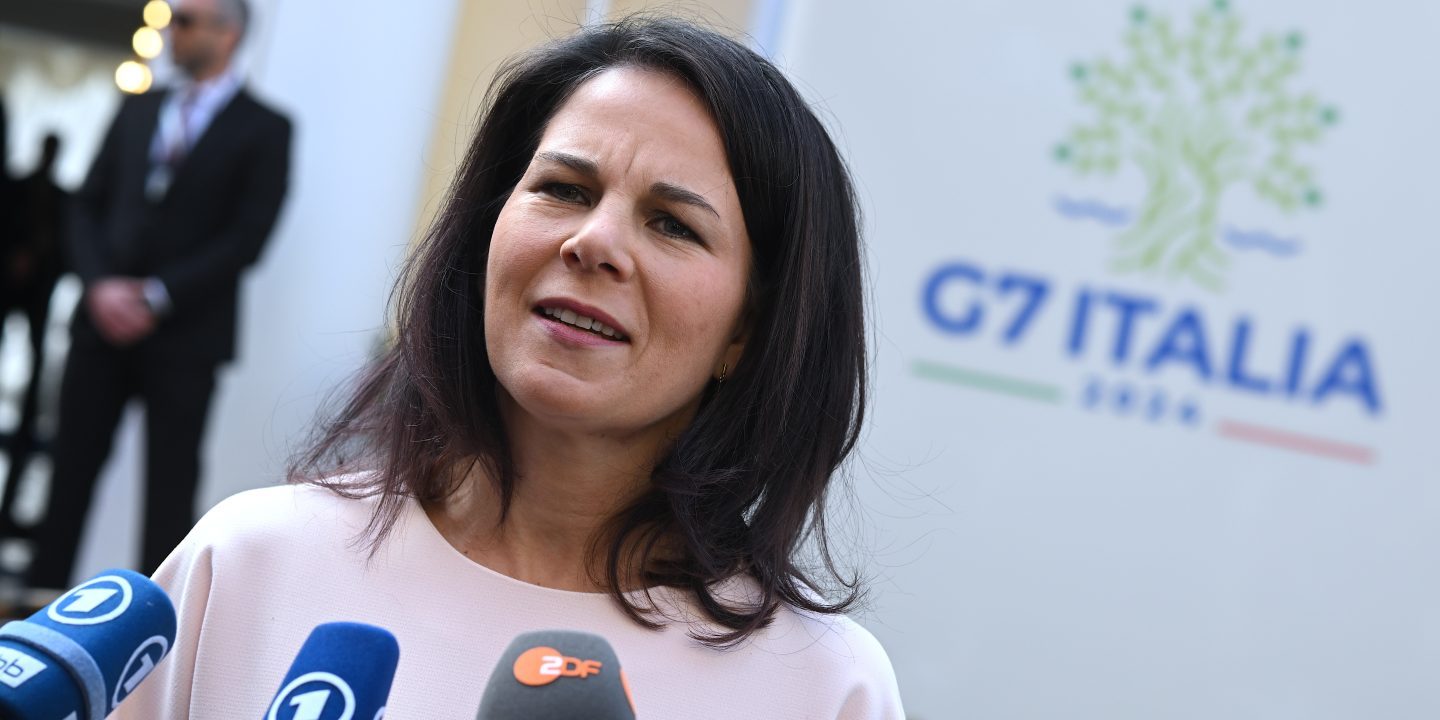 Baerbock Iran muss weiter isoliert werden Jüdische Allgemeine