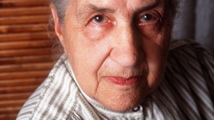 Die in Genf geborene Schweizer Schriftstellerin und Philosophin Jeanne Hersch aufgenommen im März 1999