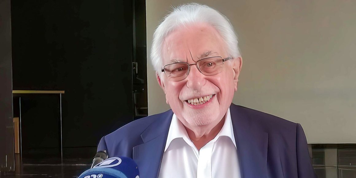 Shlomo Graber anlässlich eines Vortrags in einer Schule in Rosenheim im Jahr 2017.