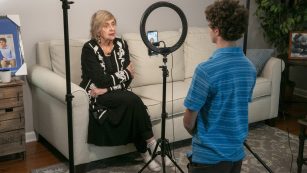 Tova Friedman mit Enkel Aron Goodman