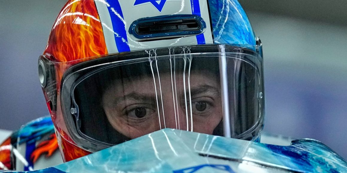 Der israelische Bobfahrer Adam Edelman nimmt die Hasstiraden gegen seine Person gelassen und will sich auf den Wettkampf konzentieren.