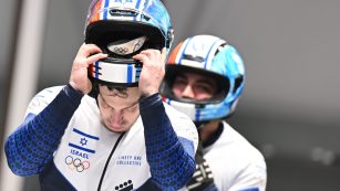 Pilot Adam Edelman (links) und Bremser Menachem Chen auch Israel, was noch keinem israelischem Bob-Team vor ihnen gelang: eine Olympia-Qualifikation ohne Trainer