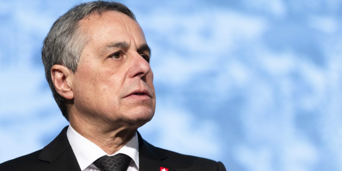 Bundesrat Ignazio Cassis muss sich in Den Haag verantworten.