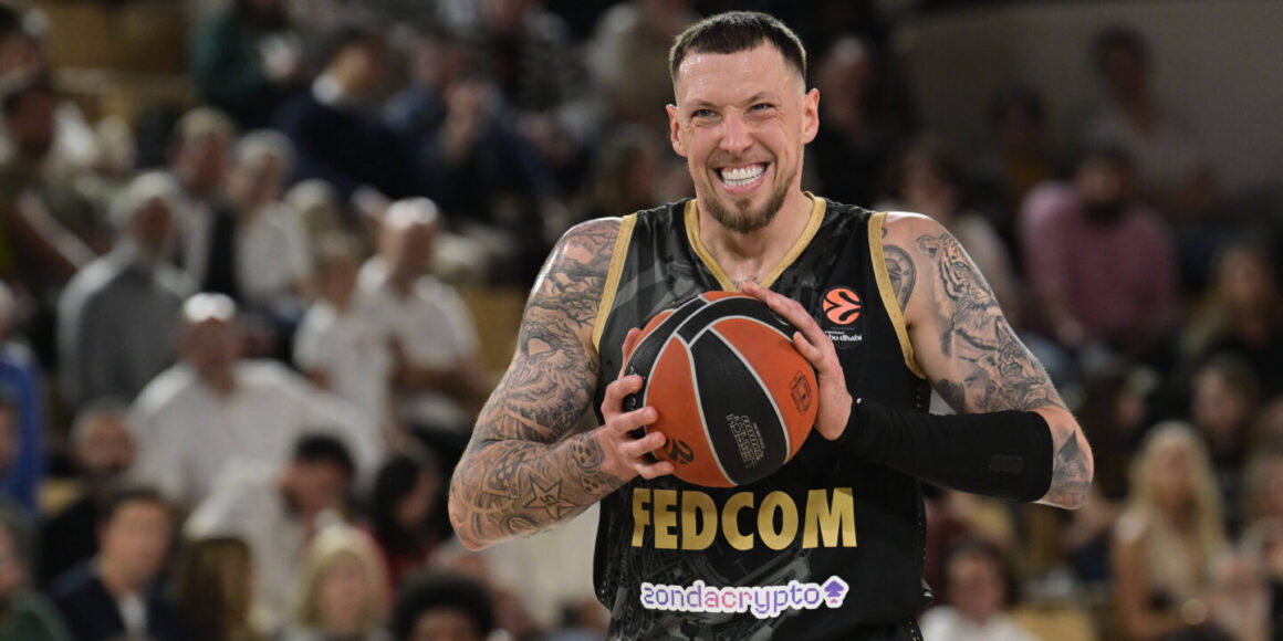 Daniel Theis im März 2026 bei einem EuroLeague-Spiel seines Ex-Klubs Monaco
