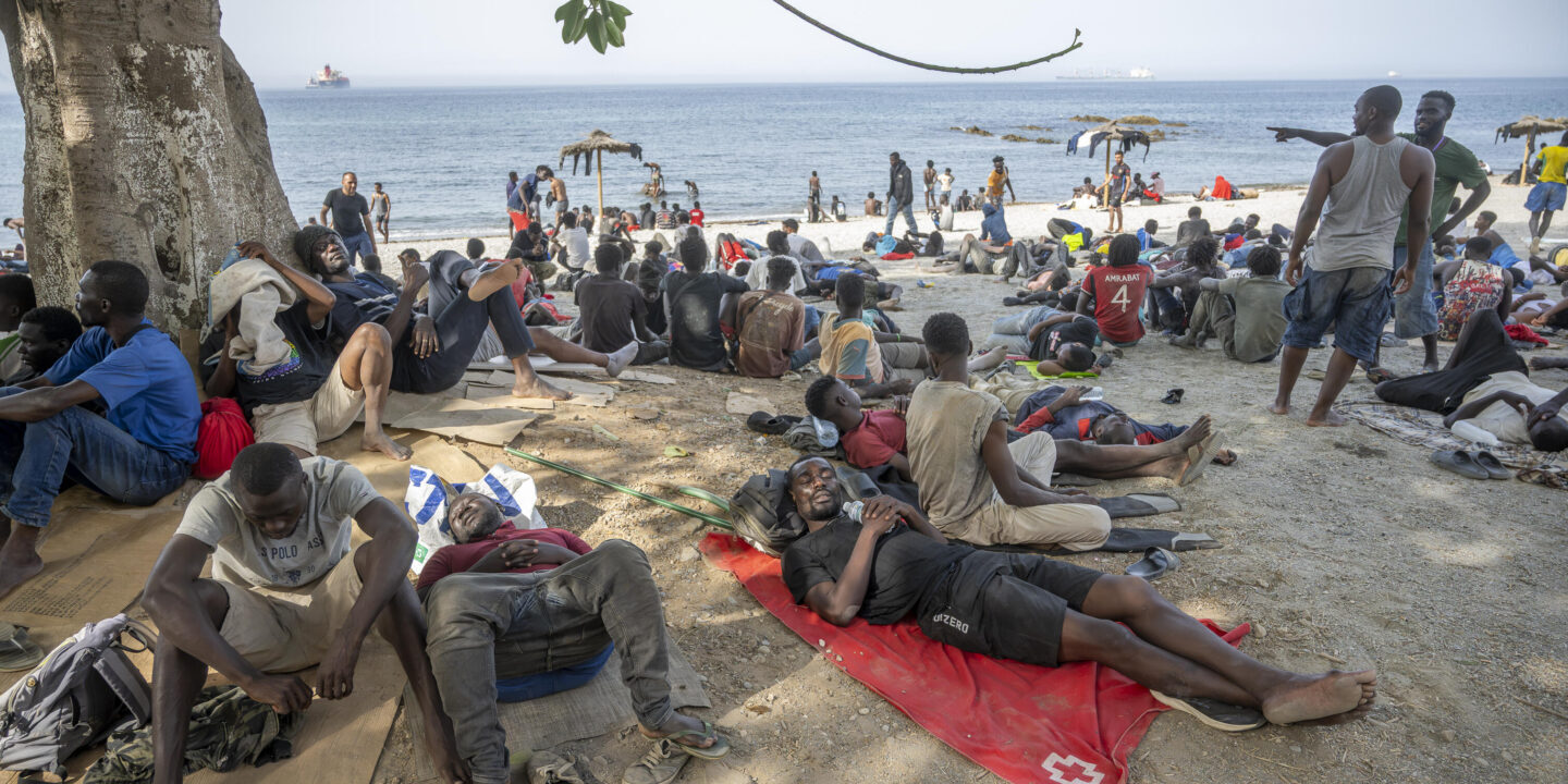 Spaniens Migrationskrise wird online mit antisemitischen Verschwörungsmythen verknüpft