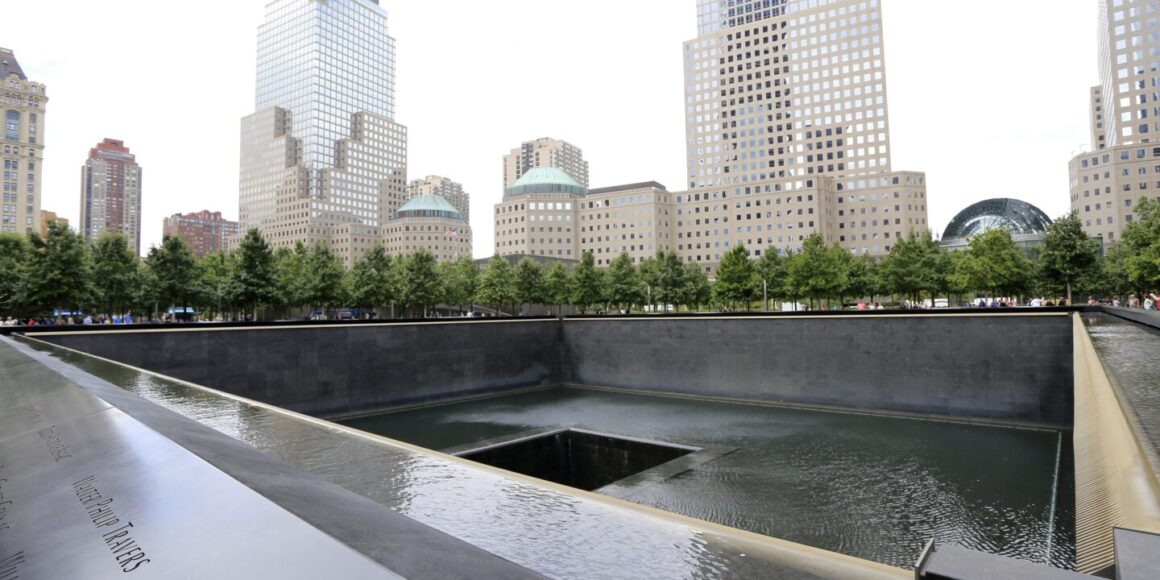 Das 9/11 Memorial, das an die rund 3000 Opfer der Terroranschläge am 11. 09. 2001 auf das World Trade Center erinnert
