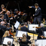 Münchner Philharmoniker: Antrittskonzert von Lahav Shani